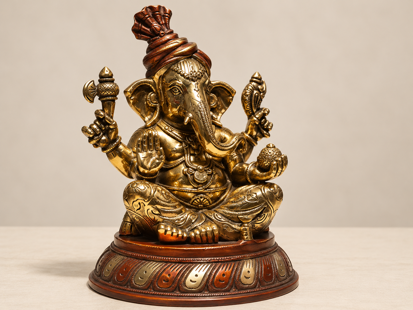 Brass Ganesha Idol – Compact Sitting Ganpati